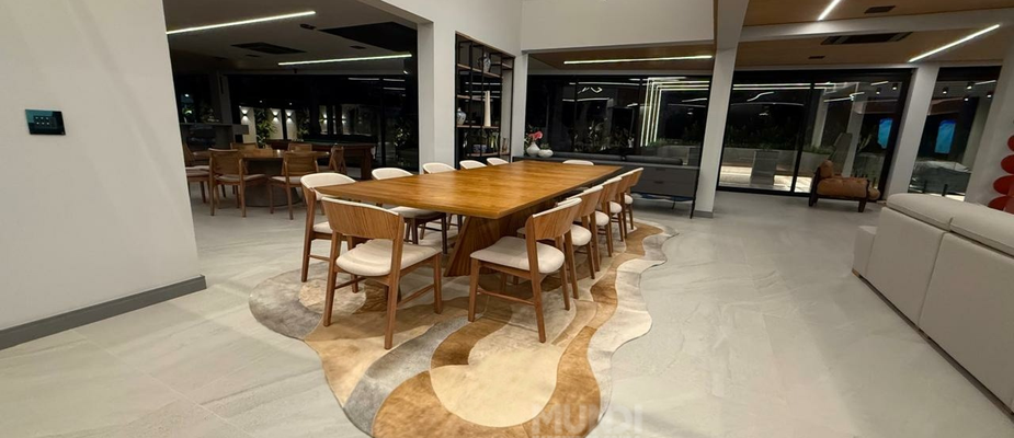 Tapetes com recortes orgânicos: design, exclusividade e sofisticação